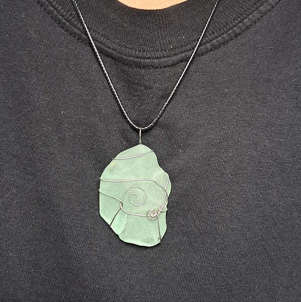Light green Sea glass/Beach glass Pendant Necklace